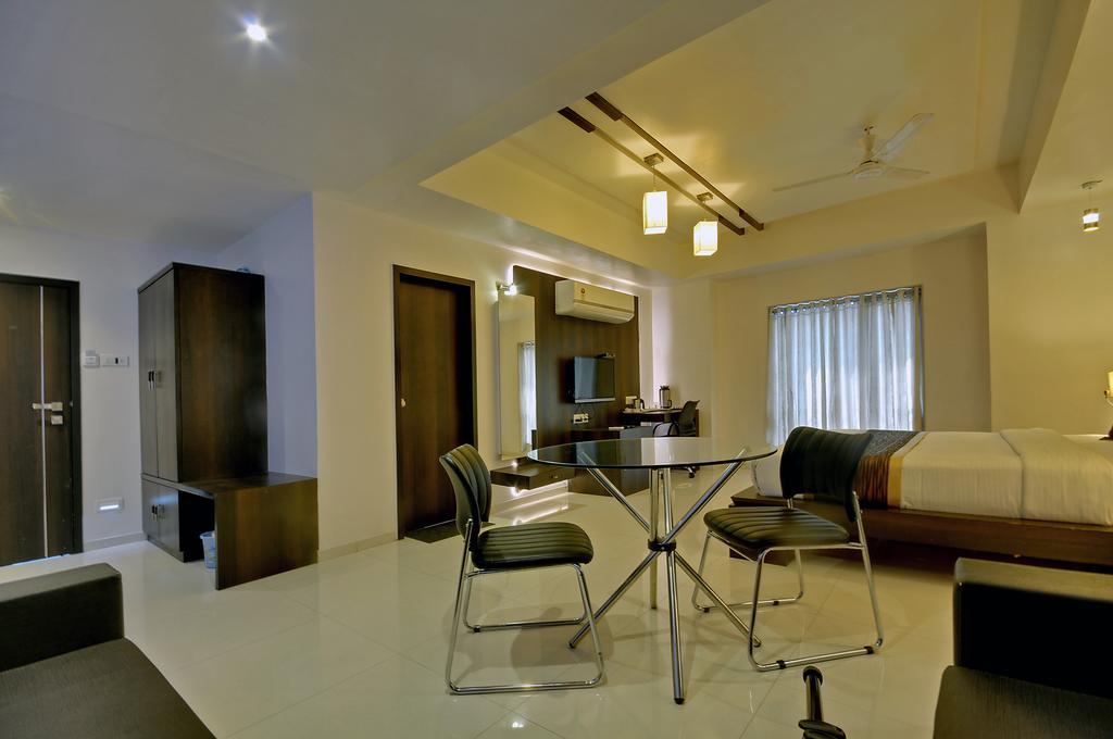 Hotel Magnum Inn Junagadh Exterior foto