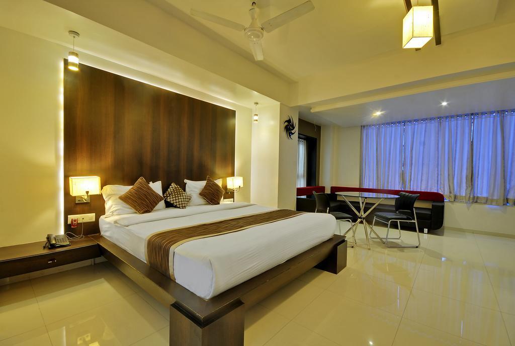 Hotel Magnum Inn Junagadh Exterior foto