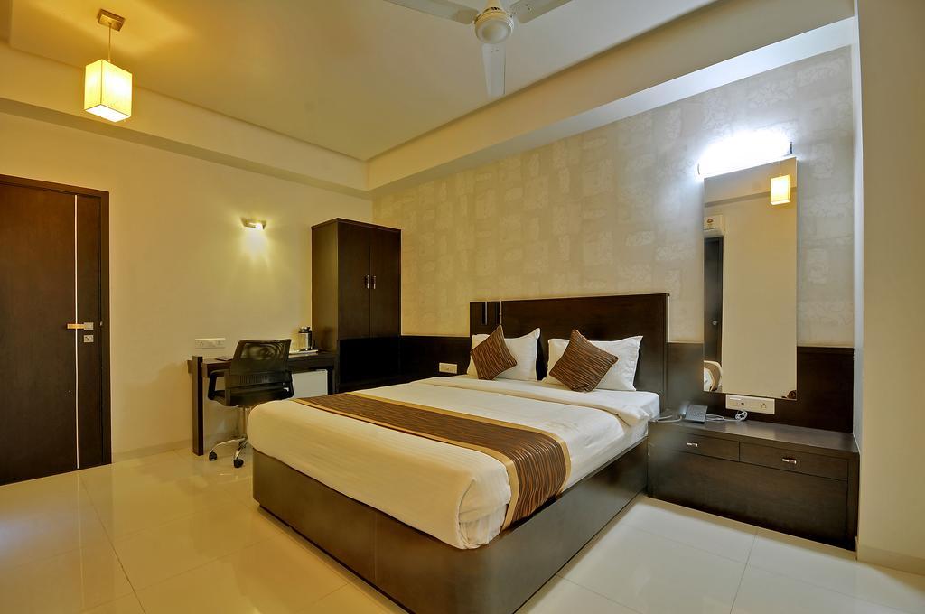 Hotel Magnum Inn Junagadh Exterior foto