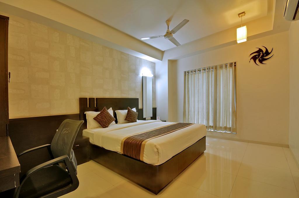 Hotel Magnum Inn Junagadh Exterior foto